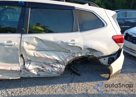 2020 Subaru Forester Limited z USA, uszkodzony, nr VIN JF2SKAUC2LH549543